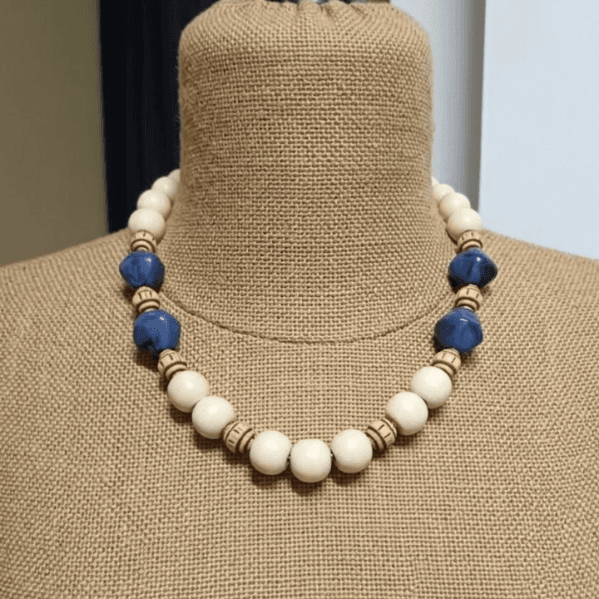 Collar Azul y Marfil